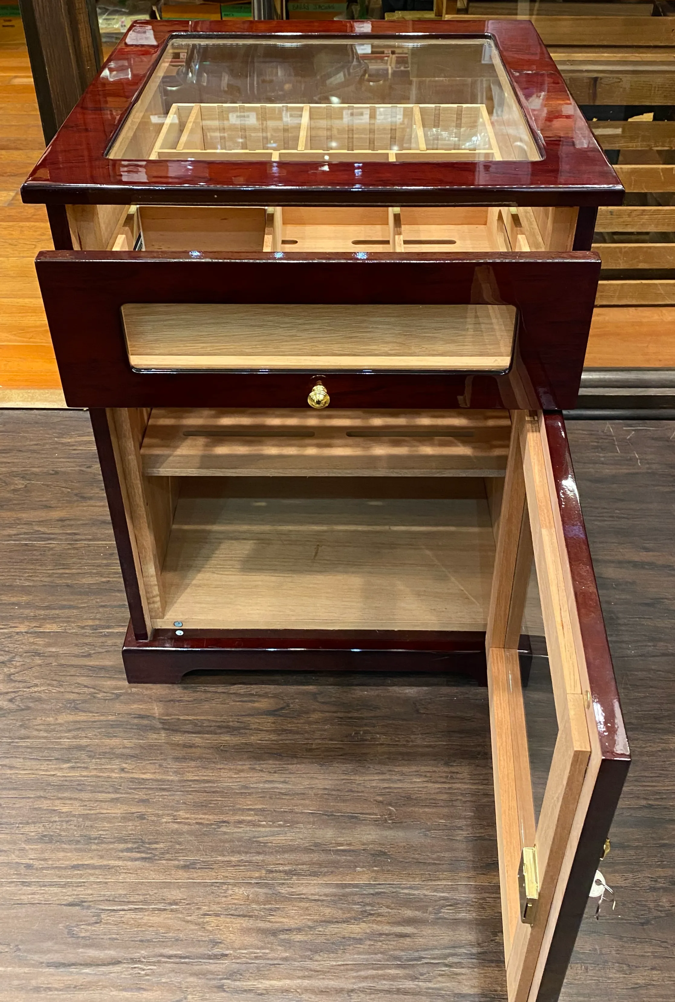 Galleria End Table 600 cc Humidor Includes Hydra SM Electronic Humidifier ($199.99 VALUE.) NOT AVAILABLE FOR SHIPPING, LOCAL PICK-UP ONLY!