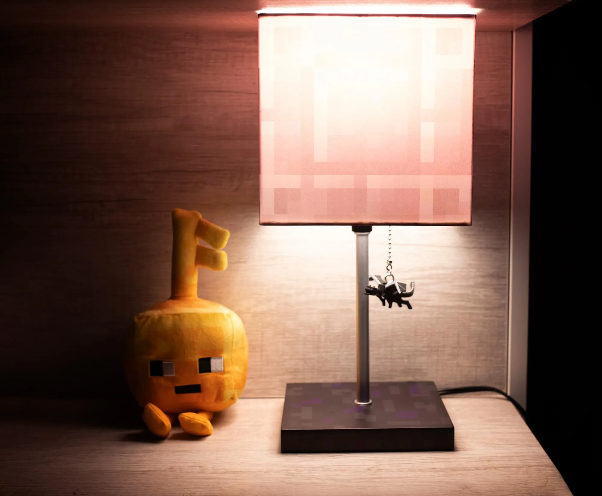 Minecraft Nether Portal Desk Lamp with Ender Dragon Pull